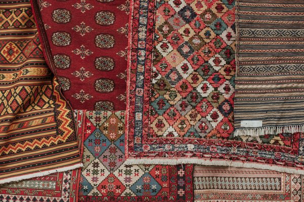 Comment choisir une croisière qui inclut des ateliers de fabrication de tapis traditionnels en Iran?
